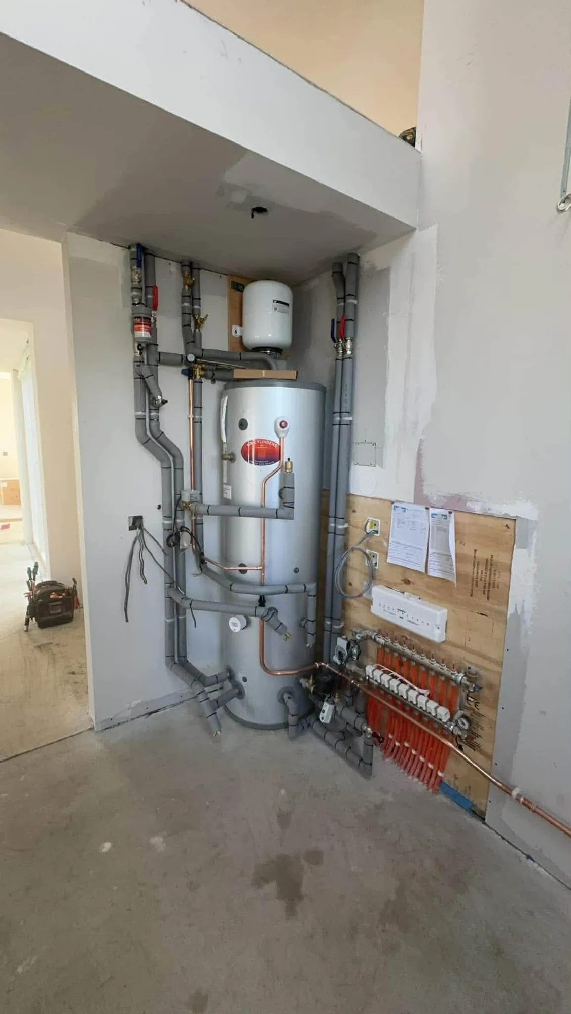 Air source heat pump cylinder